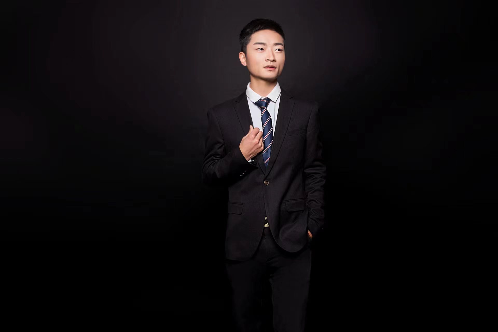 邹洋